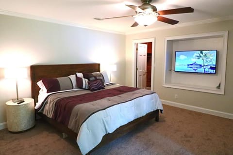 On Hartwell, Private Boat Dock, Near Boat Launch House in Reed Creek