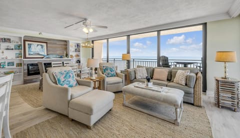 New dog-friendly Listing! Updated direct oceanfront with spacious balcony and heated pool House in Edgewater