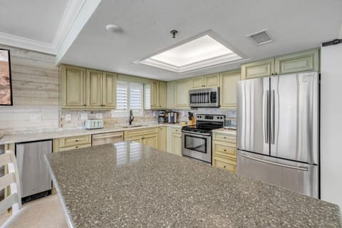 New dog-friendly Listing! Updated direct oceanfront with spacious balcony and heated pool House in Edgewater