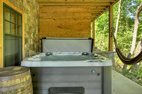Waterwheel on the Cartecay House in East Ellijay