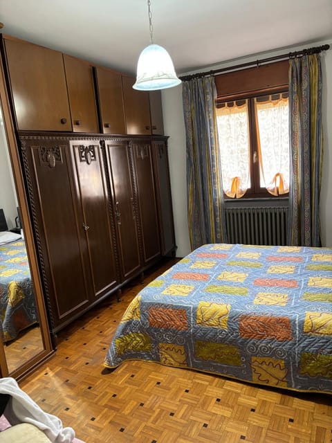 Bed, Photo of the whole room, Bedroom, wardrobe