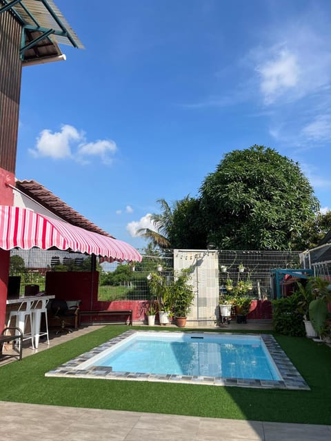 Swimming pool, Swimming pool