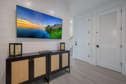 Majestic Summer - Brand New Home Anna Maria Island House in Bradenton Beach