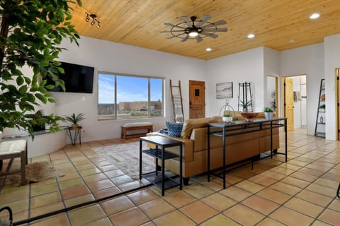 TV and multimedia, Living room, fireplace