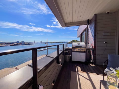 Day, Balcony/Terrace, River view