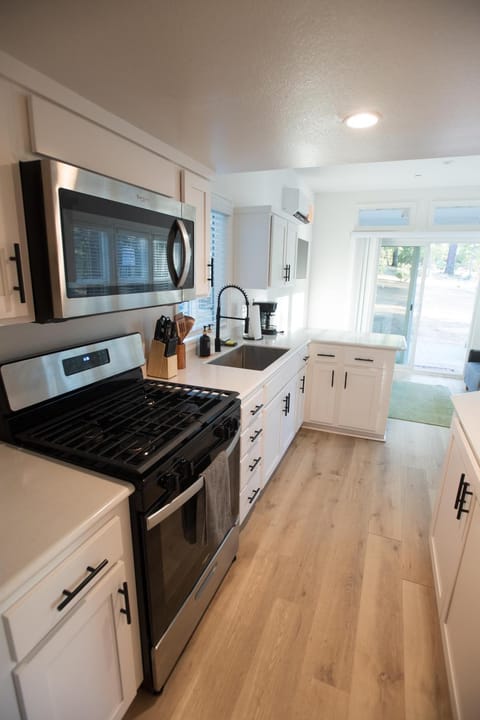 Kitchen or kitchenette, oven, stove