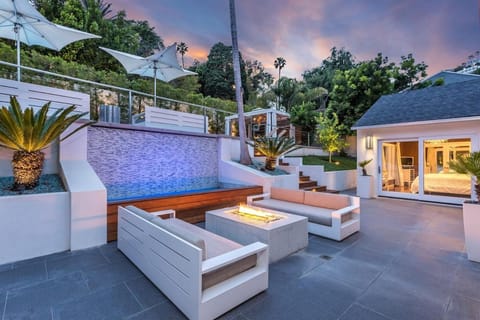 Sunset Strip 5 Star Location w Pool Jacuzzi Cabana BBQ Villa in West Hollywood