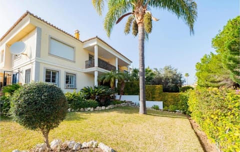 Facade/entrance, Garden