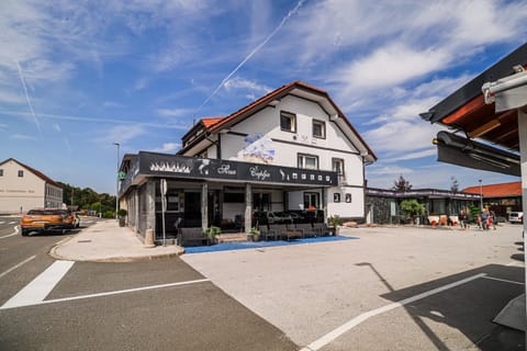 Property building, Day, Street view