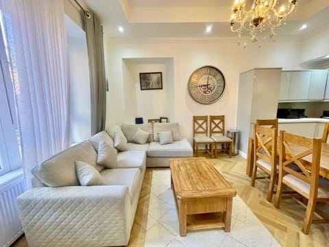 Three bedroom Apartment In Glasgow City Centre Apartment in Glasgow