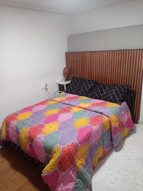 Habitación 1 en piso Compartido Familiar-Valencia Centro Bed and Breakfast in Valencia