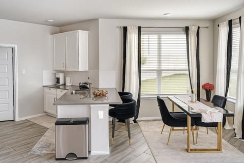 KAS resident Apartment in Little Elm