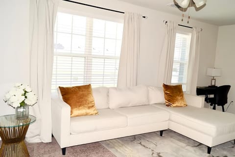 KAS resident Apartment in Little Elm