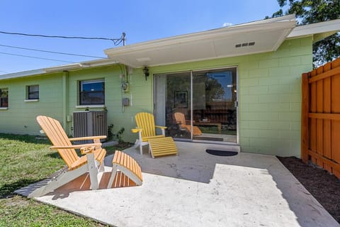 Cozy home near USSSA complex, Viera and Cruise Terminals! House in Rockledge