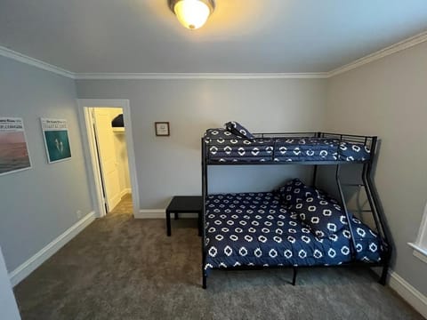 Beach town bungalow Apartment in Sheboygan