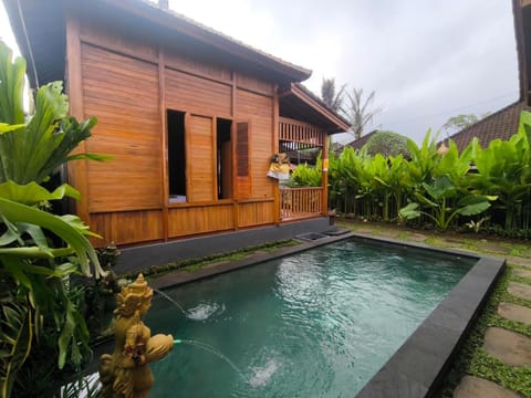 Nugraha house Bed and Breakfast in Ubud