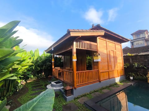 Nugraha house Bed and Breakfast in Ubud