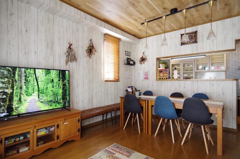 TV and multimedia, Living room, Dining area