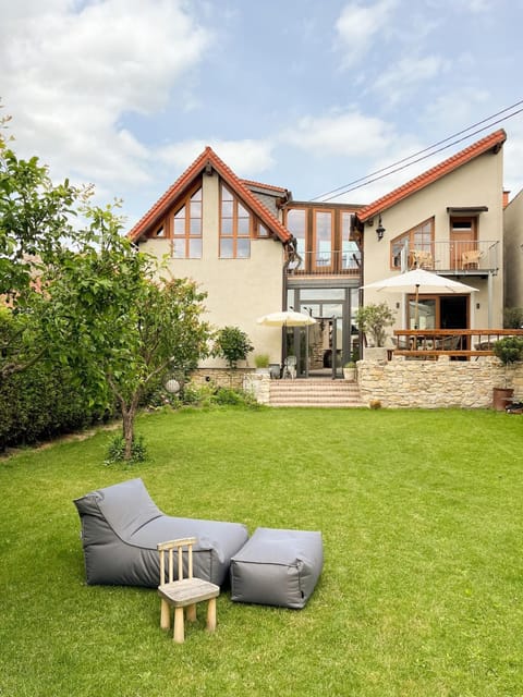 Garden, Balcony/Terrace