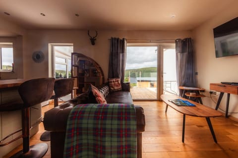 Luxury Seaview Cottage with hot tub 3 Apartment in Scotland