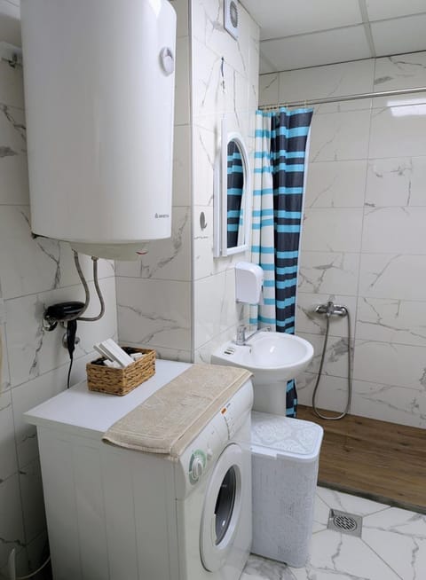 Lihnidos Home, Central Apartment, AC, Lake Access, Beach Apartment in Ohrid