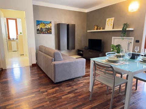 TV and multimedia, Living room, Dining area