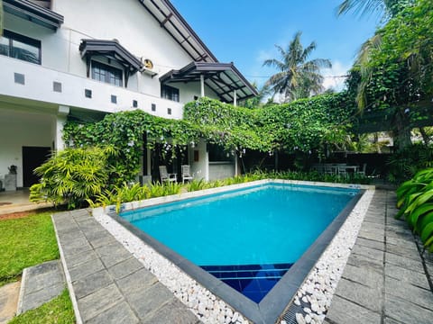 Property building, Day, Garden view, Pool view, Swimming pool