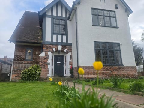 Property building, Spring, Garden, Garden view