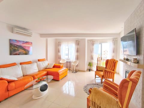 TV and multimedia, Living room, Photo of the whole room, air conditioner