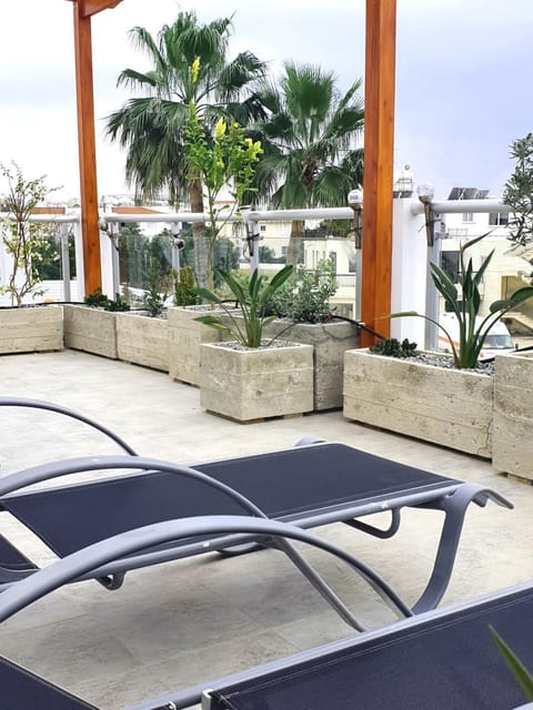 Balcony/Terrace, Seating area, Garden view
