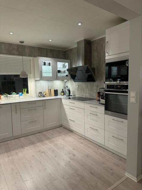 Central flat, 15 min walk to city center Apartment in Tromso