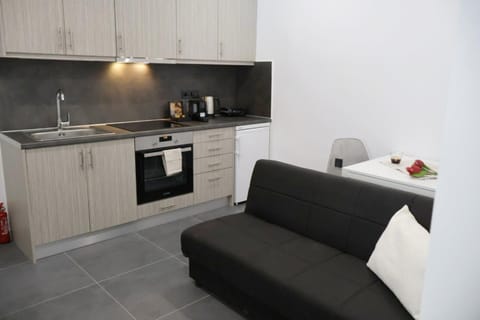 Athenean Porto Piraeus Suites -GF1 Apartment in Pireas