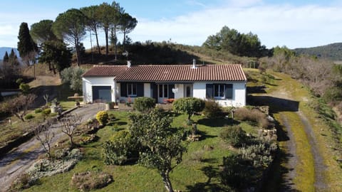 Property building, Natural landscape, Garden, Garden view, Mountain view