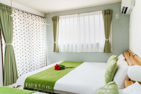 Bed, Photo of the whole room, Bedroom, air conditioner