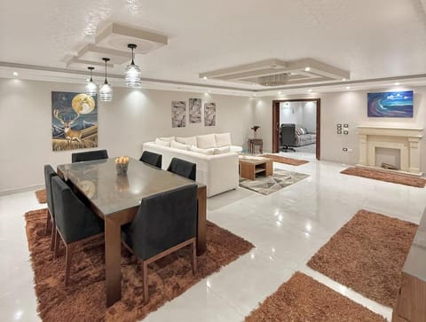 TV and multimedia, Living room, Seating area, fireplace