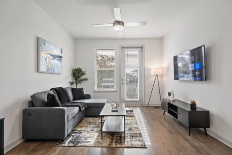 Living room, Photo of the whole room, Decorative detail, Seating area