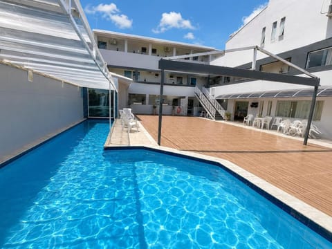 Property building, Swimming pool, sunbed