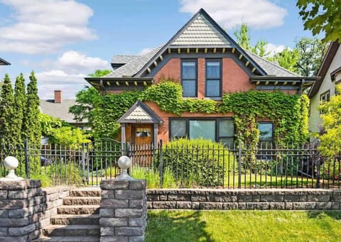 Property building, Spring, Day, Garden, Garden view