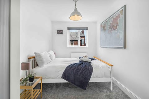 GuestReady - Charming Retreat in Trafford Bed and Breakfast in Stretford