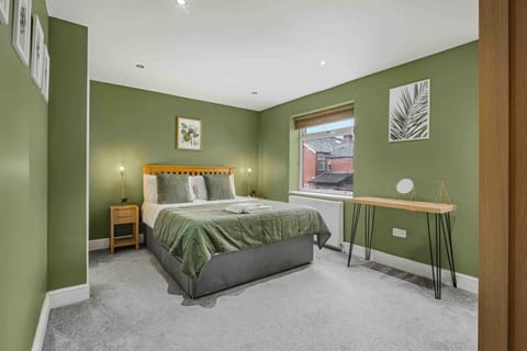 GuestReady - Charming Retreat in Trafford Bed and Breakfast in Stretford