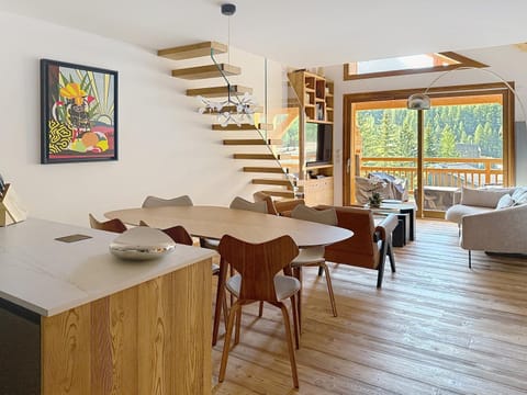 Living room, Dining area