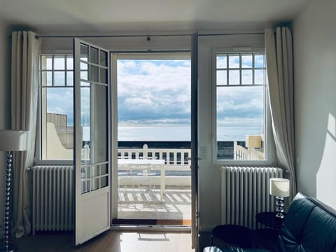 Living room, Sea view