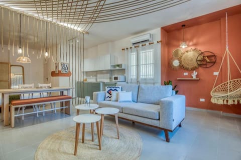 Living room, Seating area, air conditioner