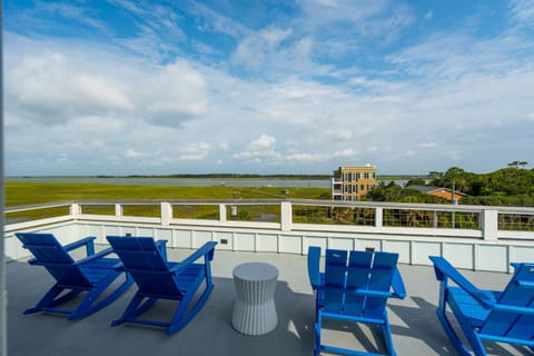 1027 W ASHLEY - OCEAN'S EYE - OCEANFRONT PRIVATE POOL House in Folly Beach