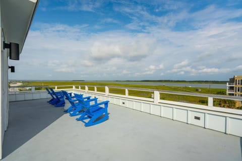1027 W ASHLEY - OCEAN'S EYE - OCEANFRONT PRIVATE POOL House in Folly Beach