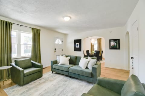 Walk to Ritter Park Renovated Home Near Marshall! House in Huntington