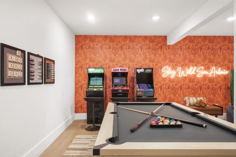 Resort Style Backyard Pool Putt Putt Hot Tub House in San Antonio