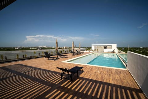 Pool view, Swimming pool, sunbed