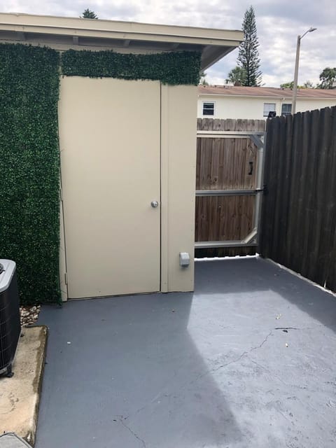 Salty Chic Townhouse Apartment in Tampa