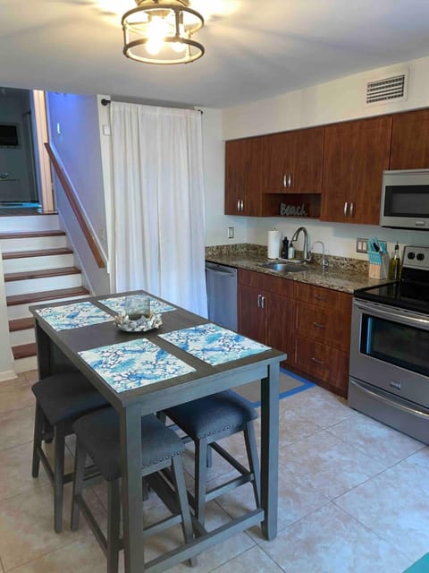 Salty Chic Townhouse Apartment in Tampa